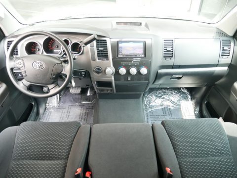 タンドラ　USトヨタ　北米トヨタ　ピックアップトラック　クルーマックス　４WD　ベンチシート　コラムシフト　リフトアップ　ブッシュワーカー　ハードトノカバー　ARB　 (2)